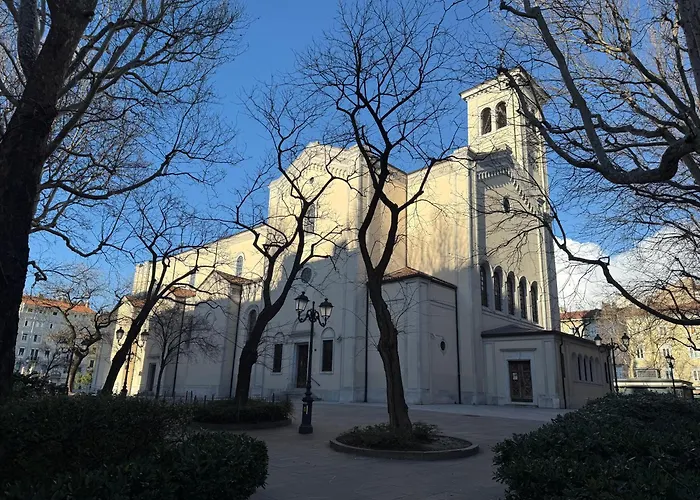 & Solution アパート *